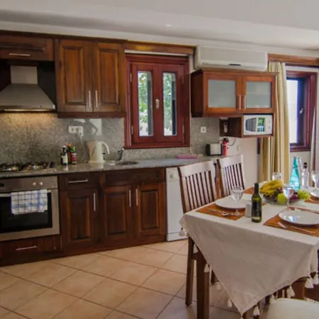 Villa Karsak Evi *